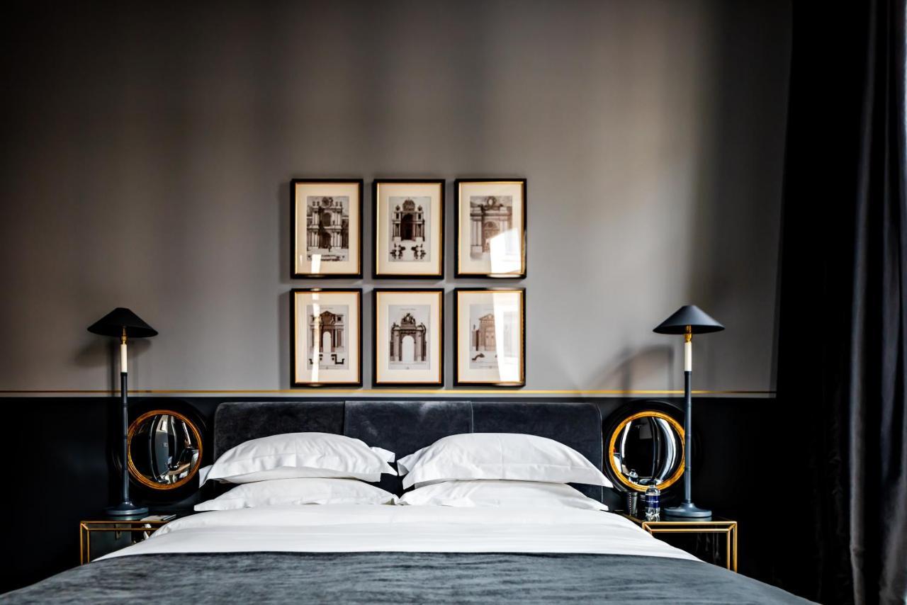 Monsieur George Hotel & Spa - Champs-Elysees Paris Exterior photo A bedroom at the Hotel de Matignon