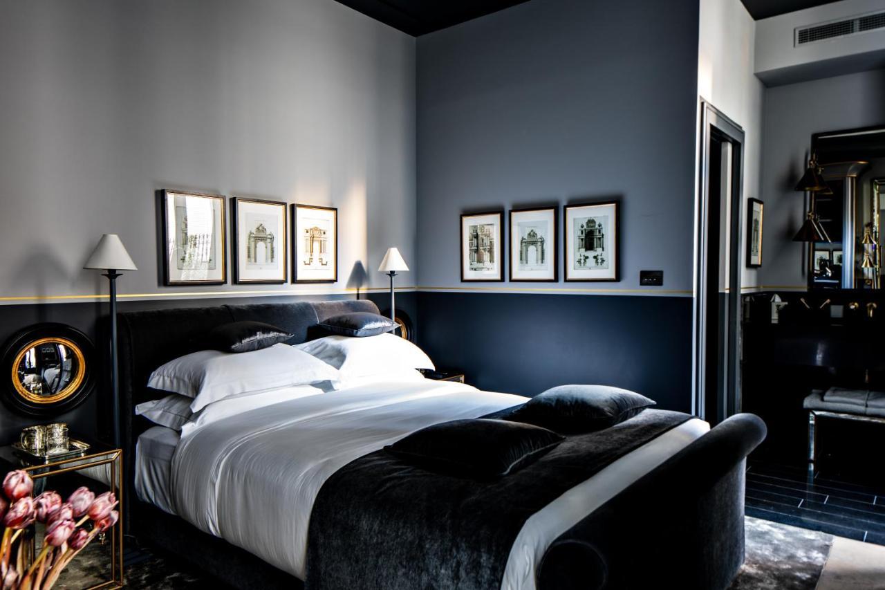 Monsieur George Hotel & Spa - Champs-Elysees Paris Exterior photo A bedroom at the Hotel